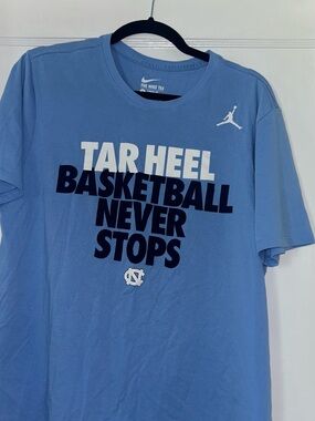 Nike Light Blue Tar Heel Basketball Graphic Tee with White Jumpman size large
